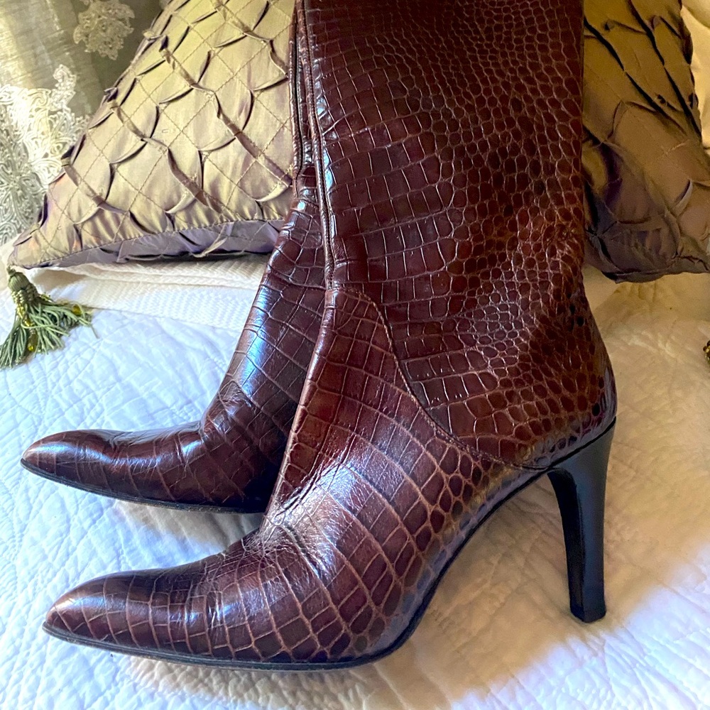 Via Spiga Brown Embossed Leather Crocodile Tall Boots interior zip w/RL socks